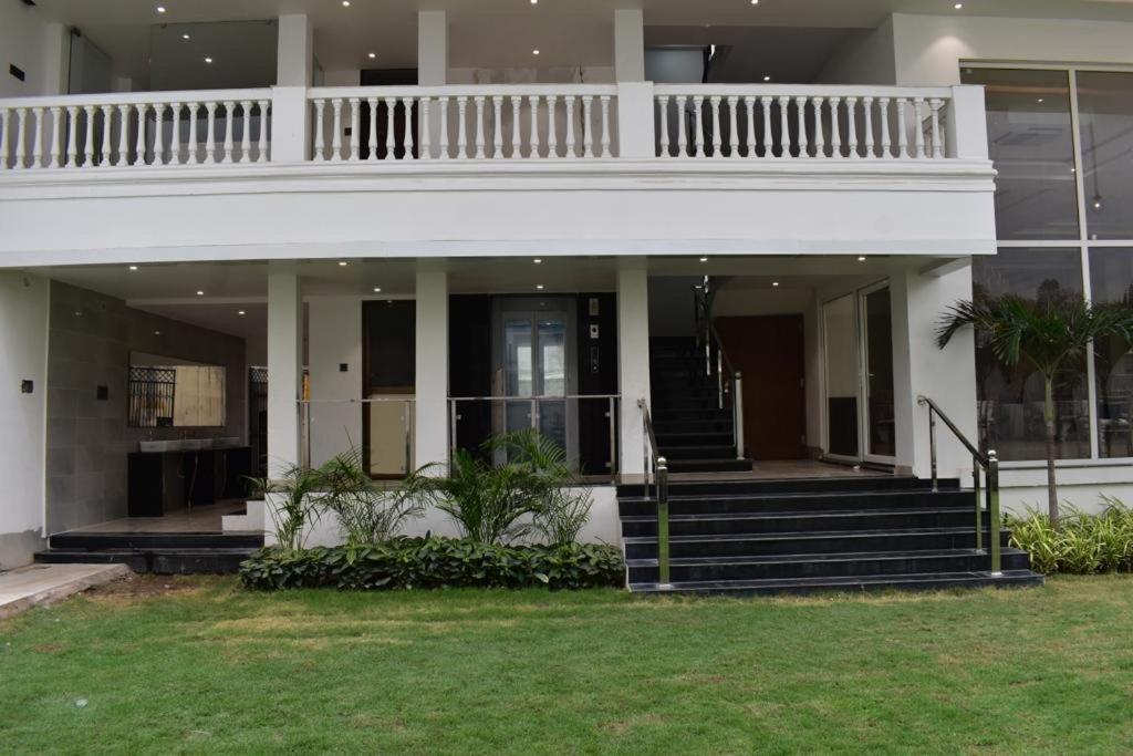 The White Lotus Hotel Gaya Eksteriør billede