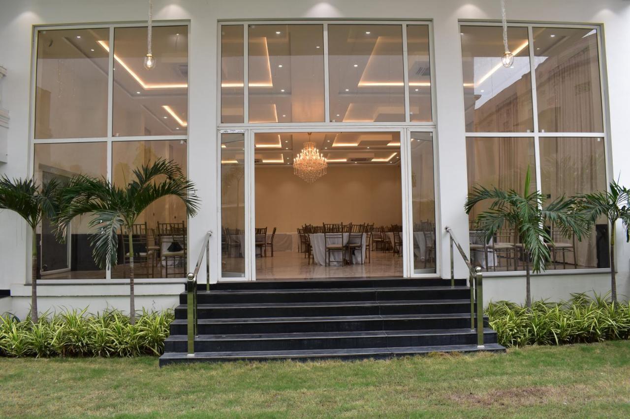The White Lotus Hotel Gaya Eksteriør billede