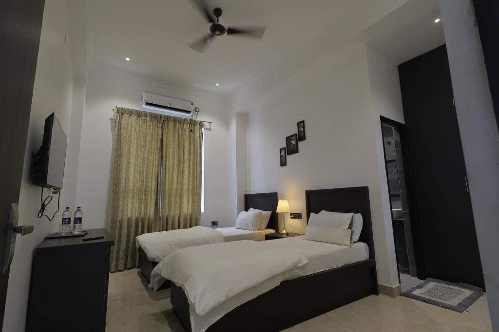 The White Lotus Hotel Gaya Eksteriør billede