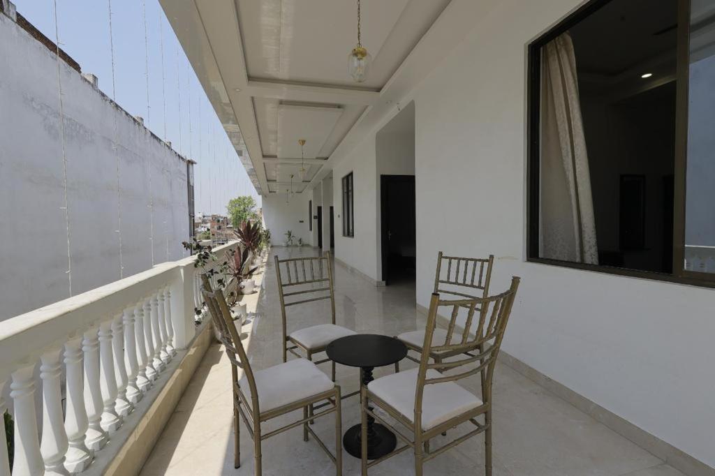 The White Lotus Hotel Gaya Eksteriør billede