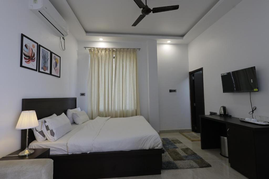 The White Lotus Hotel Gaya Eksteriør billede